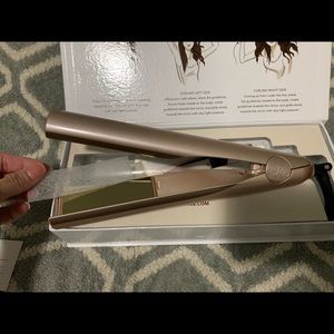 Tyme straightener/curler. NEGOTIABLE PRICE.